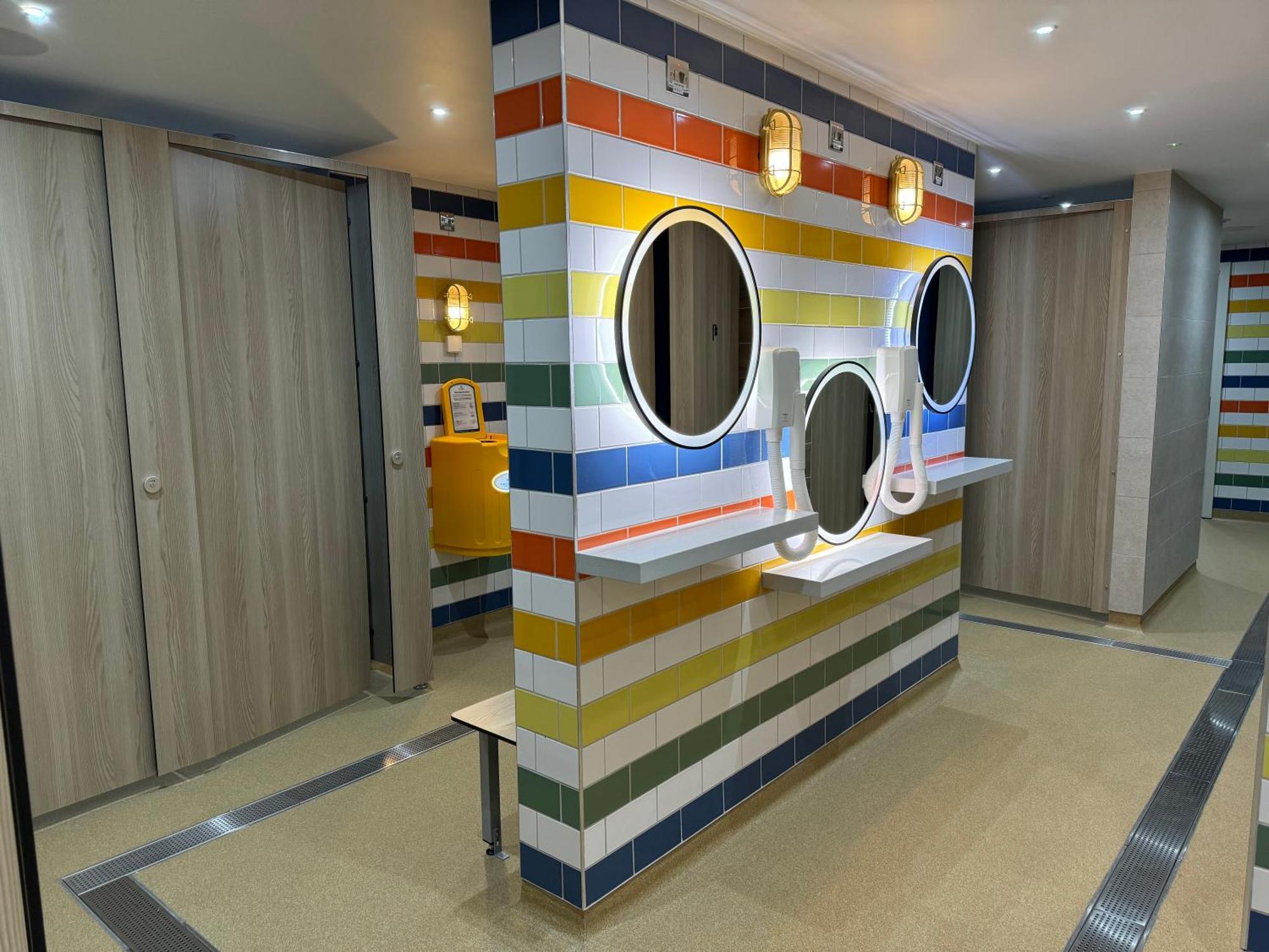 Wildflower, Premium Plus Hot Tub Lodge South Cerney Bagian luar foto